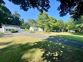 49 Cottage Rd in Madison, CT - Building Photo