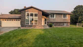 3808 N Garry Rd in Otis Orchards, WA - Building Photo