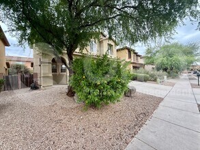 1633 W Gentle Brook Trail in Tucson, AZ - Building Photo - Building Photo