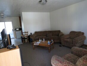 1522 Starview Dr in Cedar Falls, IA - Foto de edificio - Building Photo