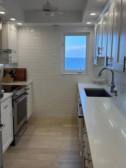 3221 S Ocean Blvd, Unit 309 in Highland Beach, FL - Building Photo - Building Photo