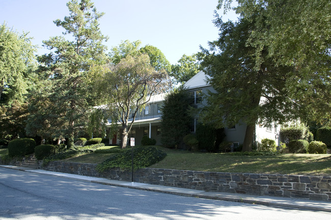 205 N Essex Ave in Narberth, PA - Foto de edificio - Building Photo