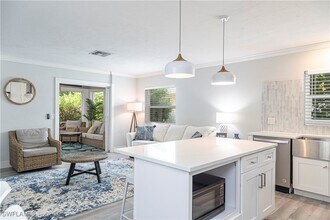 742 99th Ave N in Naples, FL - Building Photo - Building Photo