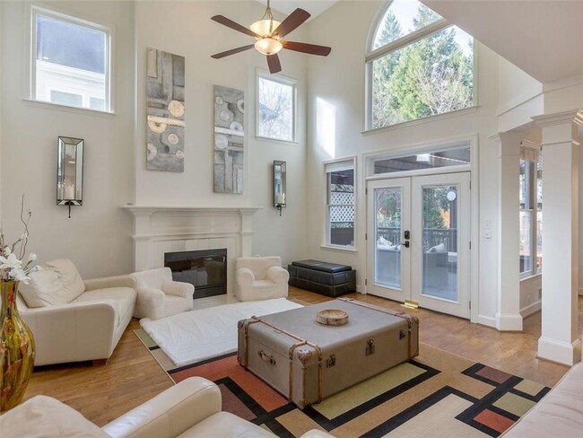 2318 Attaway Walk in Atlanta, GA - Foto de edificio - Building Photo
