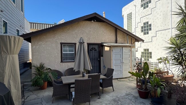 property at 828 Sunset Dr