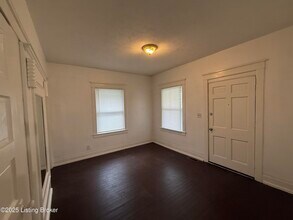 217 W Fairmont Ave in Louisville, KY - Foto de edificio - Building Photo