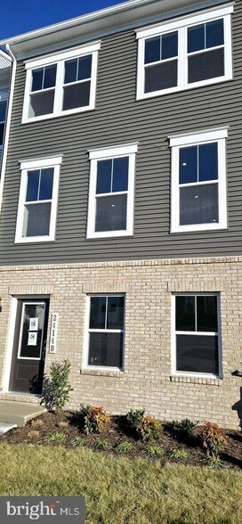 24148 Thurso Sq in Sterling, VA - Building Photo - Building Photo