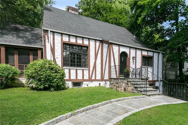 property at 1191 Post Rd