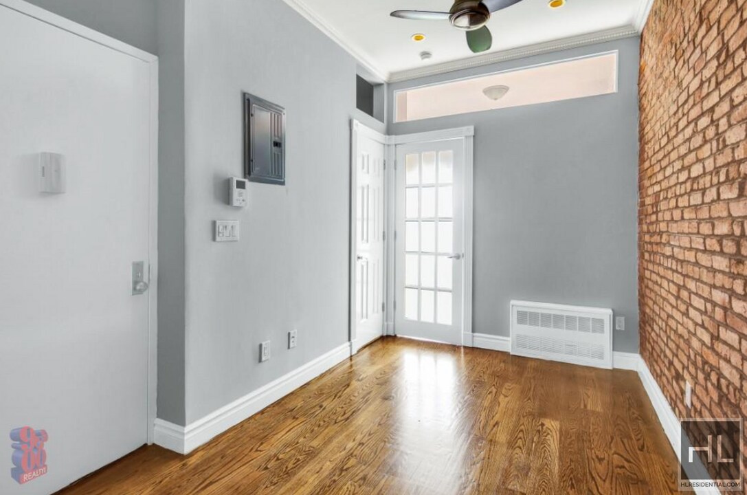 AMAZING 1 BR APARTMENT! WON’T LAST!! NO BR in New York, NY - Building Photo