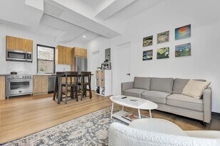 138 E 38th St, Unit 6A in New York, NY - Building Photo