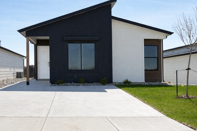 property at 5001 N Vassar Ave