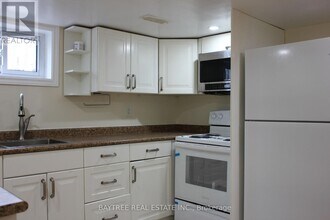 226 Beechy Dr in Richmond Hill, ON - Building Photo - Building Photo