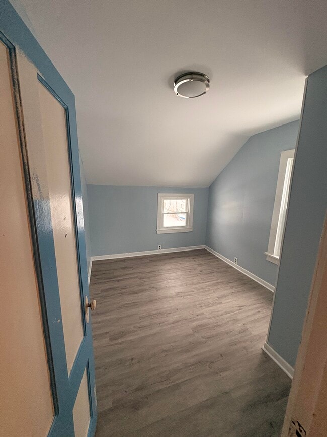 66 Sea View Ave in Irondequoit, NY - Foto de edificio - Building Photo