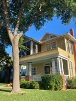 1202 Winnie St, Unit #1 in Galveston, TX - Building Photo