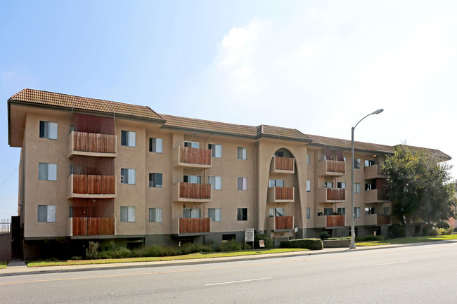 Atlantic Towers in Alhambra, CA - Building Photo - Building Photo