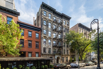 6 CHARLES ST in New York, NY - Building Photo - Primary Photo