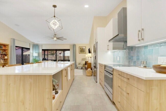 1740 NW 21st Ct in Delray Beach, FL - Building Photo - Building Photo