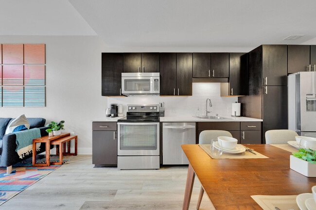 185 Channel St in San Francisco, CA - Building Photo - Building Photo