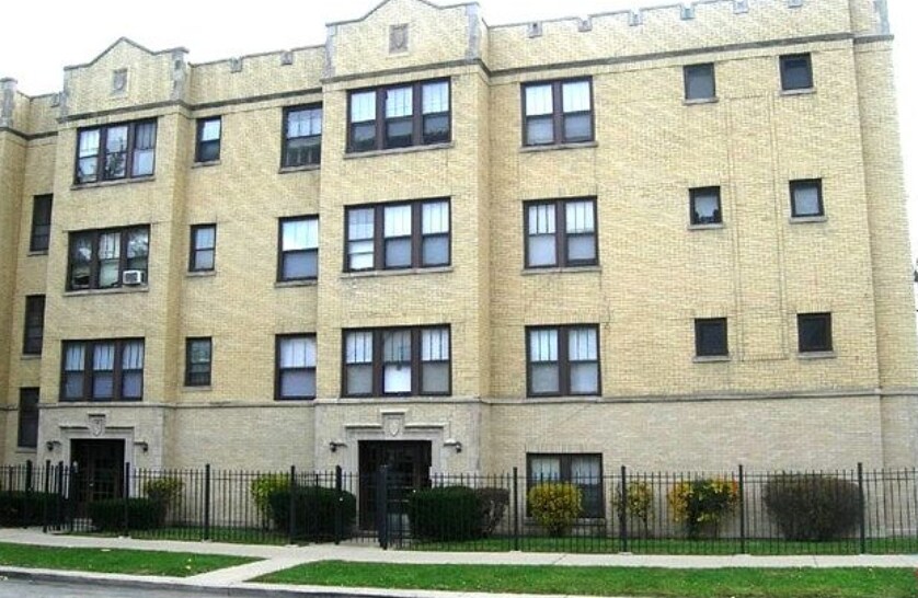 4111 N Sacramento Ave in Chicago, IL - Building Photo