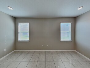 5621 Camilla St in St. Cloud, FL - Foto de edificio - Building Photo