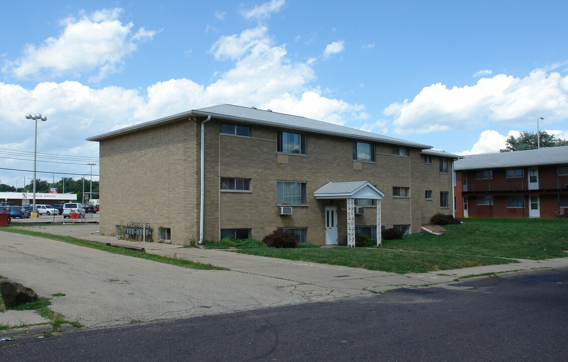 2511 W Wardcliffe Dr in Peoria, IL - Building Photo