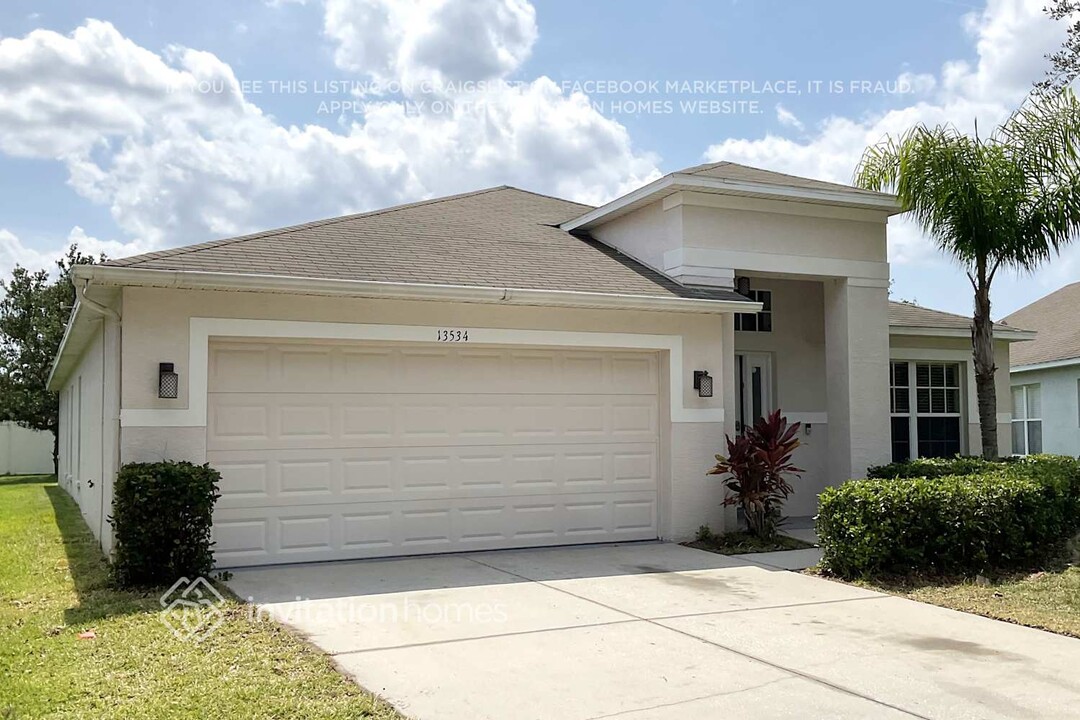 13534 Fladgate Mark Drive in Riverview, FL - Building Photo