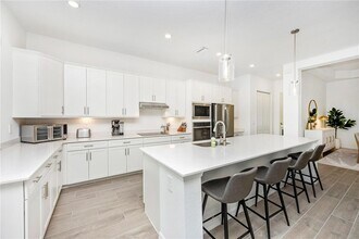 17662 Santorini Ct in Venice, FL - Foto de edificio - Building Photo