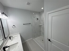 11314 Rockwell Ave in Englewood, FL - Building Photo - Building Photo