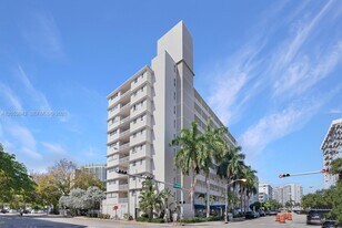 1300 Lincoln Rd in Miami Beach, FL - Building Photo
