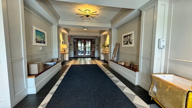 1501 Commonwealth Ave in Boston, MA - Building Photo - Building Photo