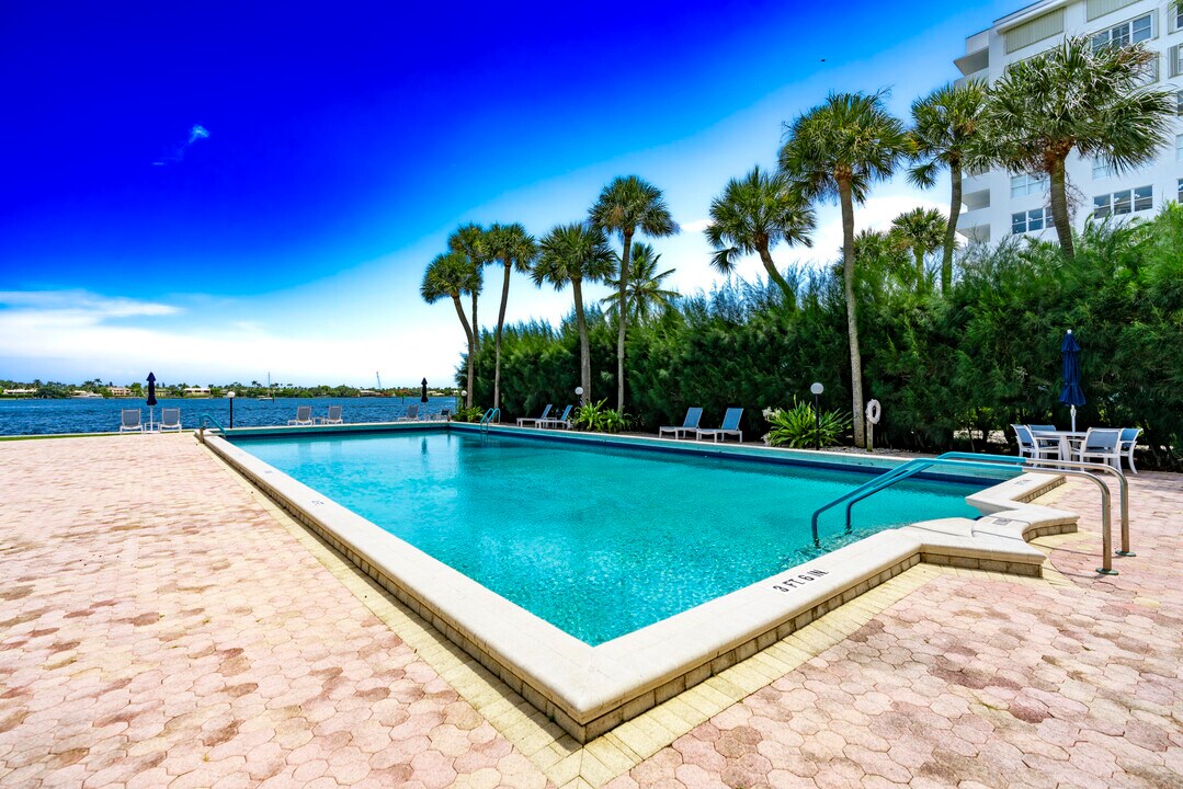 2800 N Flagler Dr in West Palm Beach, FL - Foto de edificio