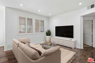 360 W Ave 26 in Los Angeles, CA - Building Photo - Building Photo