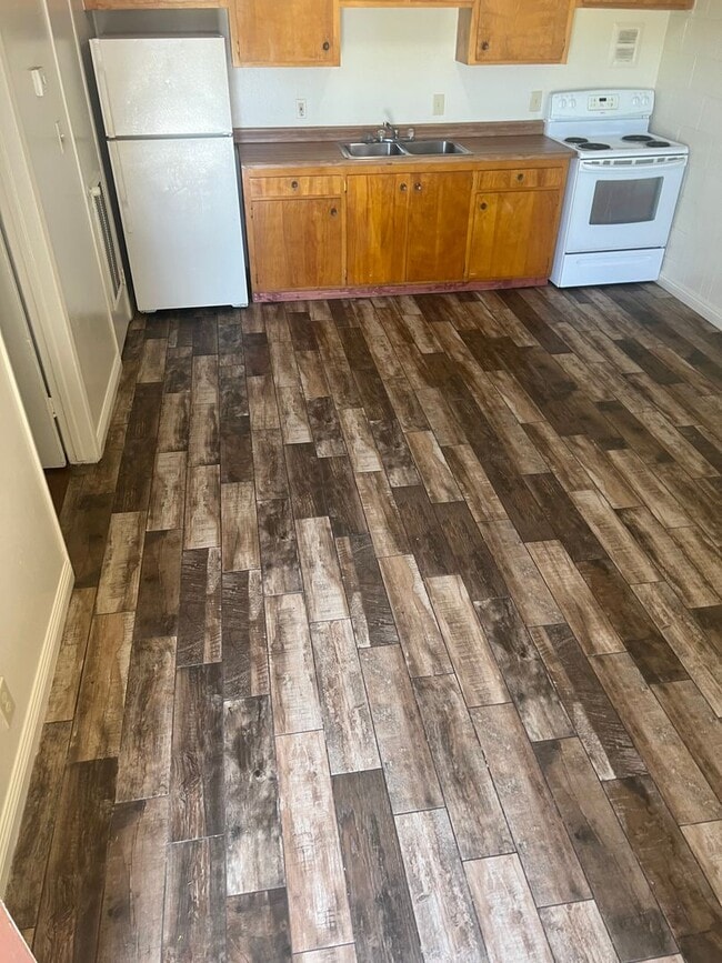 3718 Hazelwood St in Las Vegas, NV - Building Photo - Building Photo