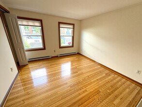 10 Waverly Pl in Melrose, MA - Building Photo - Building Photo