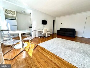 5112 MacArthur Blvd NW in Washington, DC - Building Photo - Building Photo