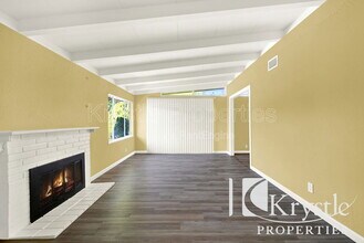 1114 Coronel Ave in Vallejo, CA - Building Photo - Building Photo