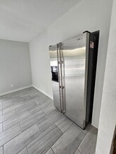 335 President Ave, Unit 3 in Fall River, MA - Building Photo - Building Photo