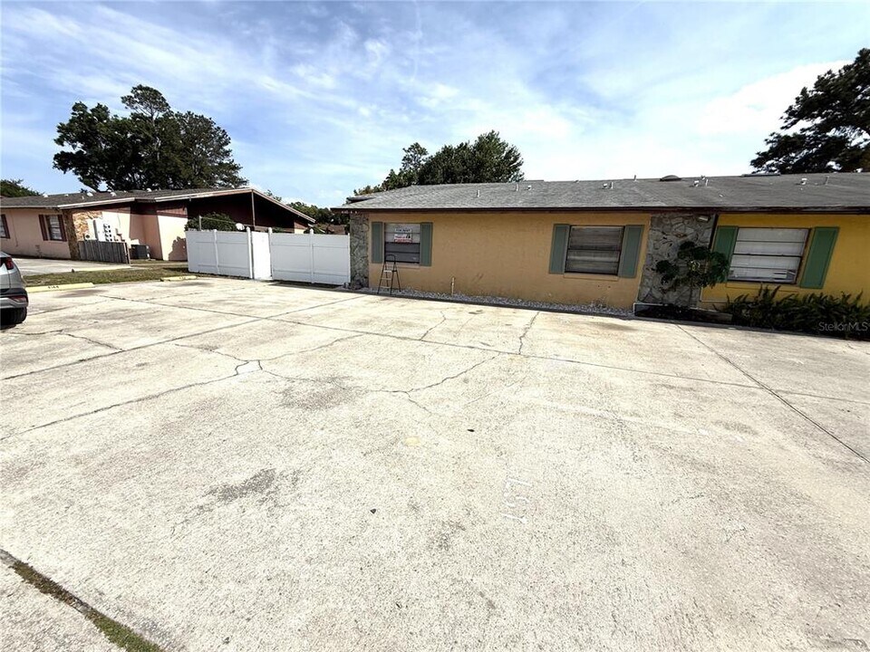 4142 Flying Fortress Ave in Kissimmee, FL - Building Photo