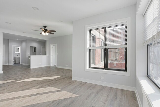 6105 N Winthrop Ave in Chicago, IL - Building Photo - Building Photo