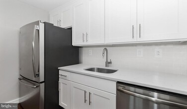 201 S 25th St, Unit 2B-416 in Philadelphia, PA - Building Photo - Building Photo