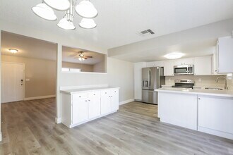 3944 Grapefruit Cir in Las Vegas, NV - Foto de edificio - Building Photo