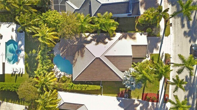 1923 Harbor View Cir in Weston, FL - Building Photo - Building Photo