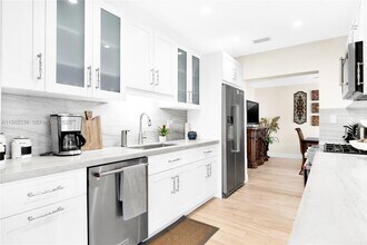 10909 SW 113th Pl in Miami, FL - Building Photo - Building Photo