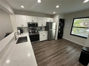 619 Spring Lakes Blvd in Bradenton, FL - Building Photo - Building Photo