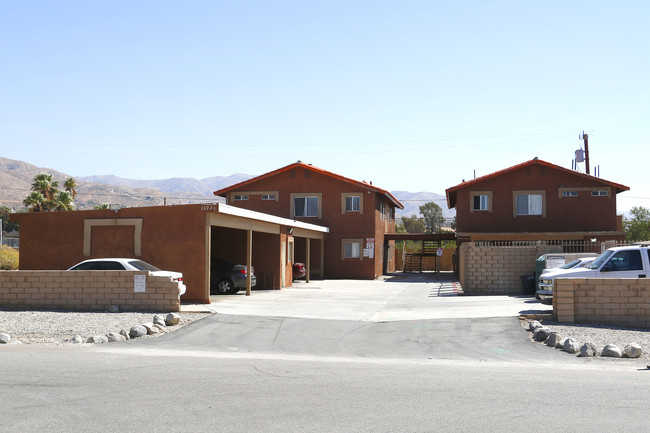 White Sands Apartments in Desert Hot Springs, CA - Foto de edificio - Building Photo