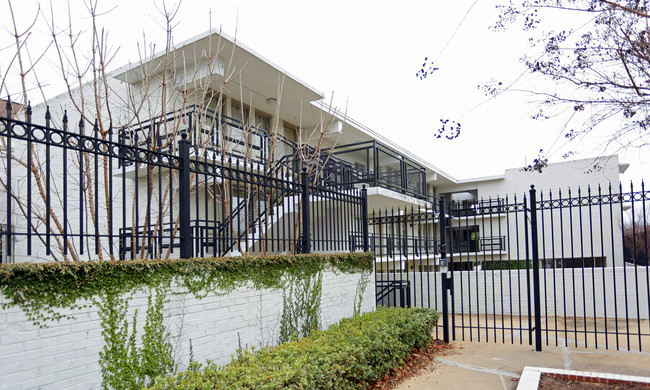 Perry Street Flats in Montgomery, AL - Foto de edificio - Building Photo