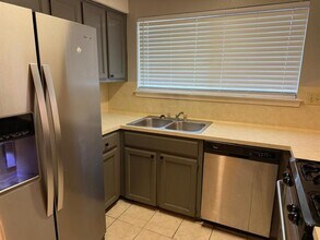 6504 J Gregg Cove in Austin, TX - Building Photo - Building Photo