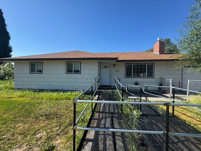 property at 3630 Laverne Ave