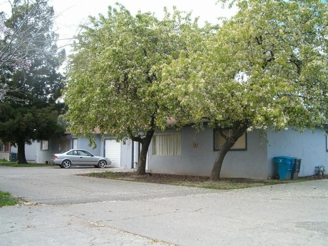 4106 George Ave in Olivehurst, CA - Building Photo - Building Photo