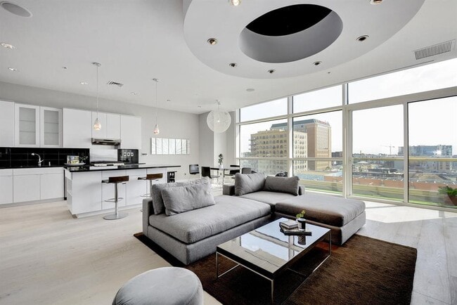 555 E 5th St. in Austin, TX - Building Photo - Building Photo